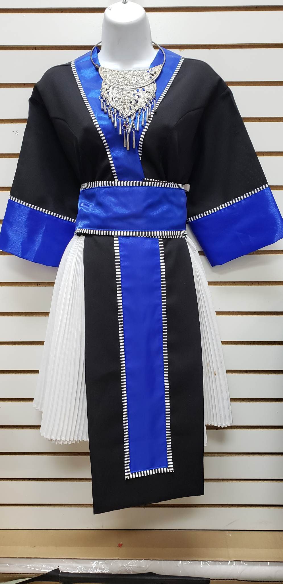 clothing Hmoob Xeev