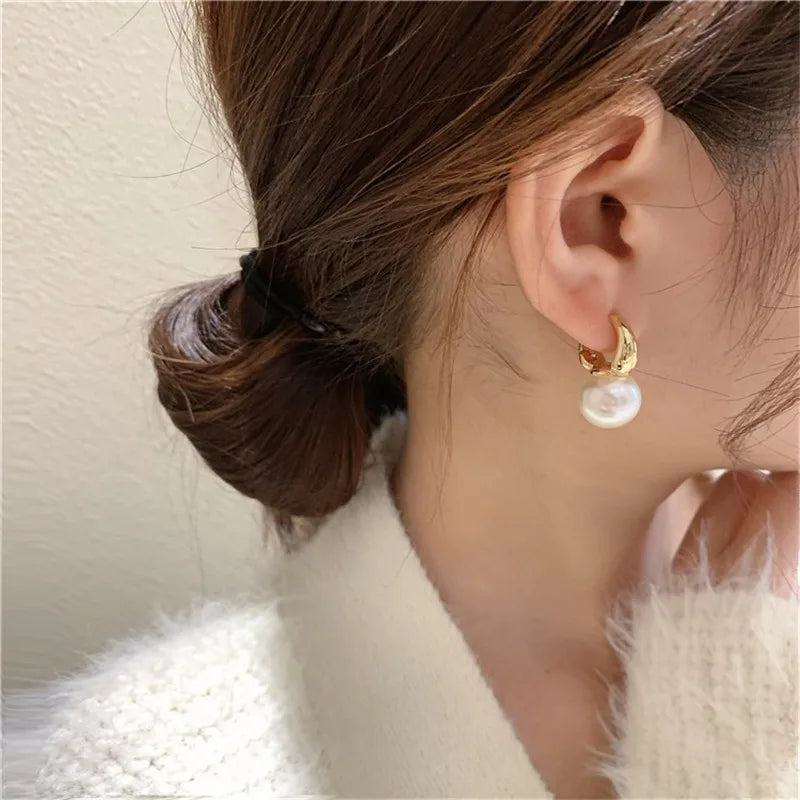 Huitan Fashion Round Beige/Pink Imitation Pearl Earrings for Women Simple Stylish Design Temperament Lady's Earrings New Jewelry